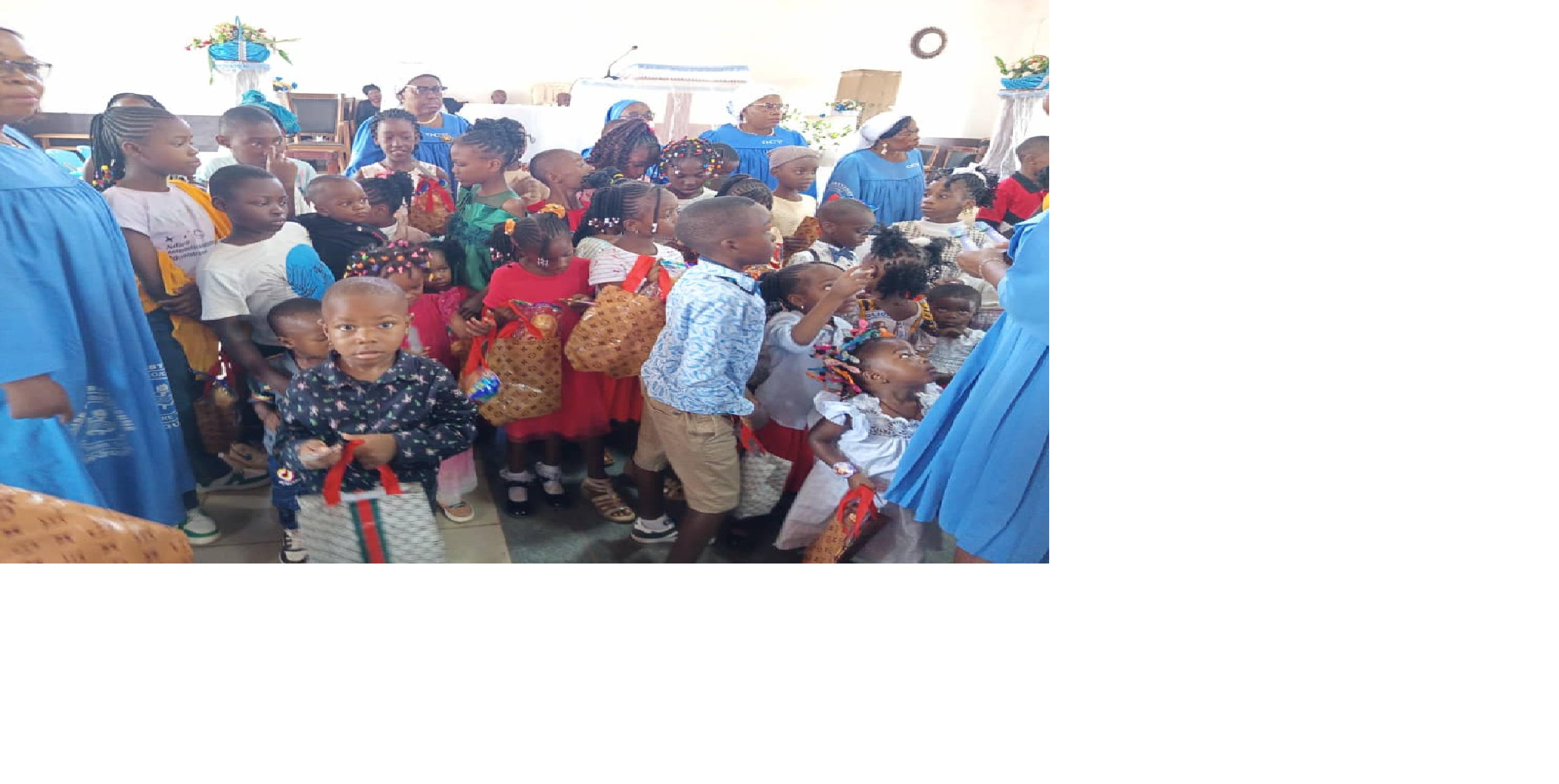 Noel à la paroisse OKOLO